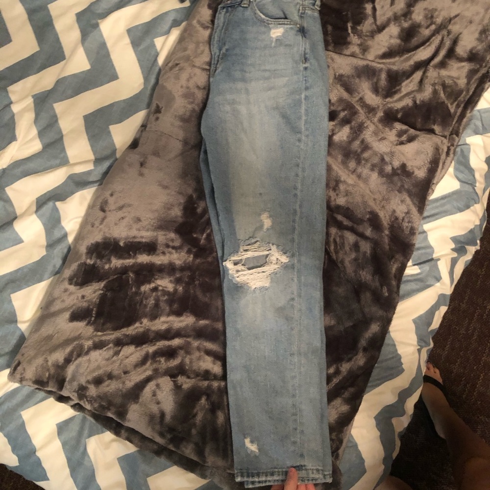 American Eagle Mom Jeans Size 4 Short